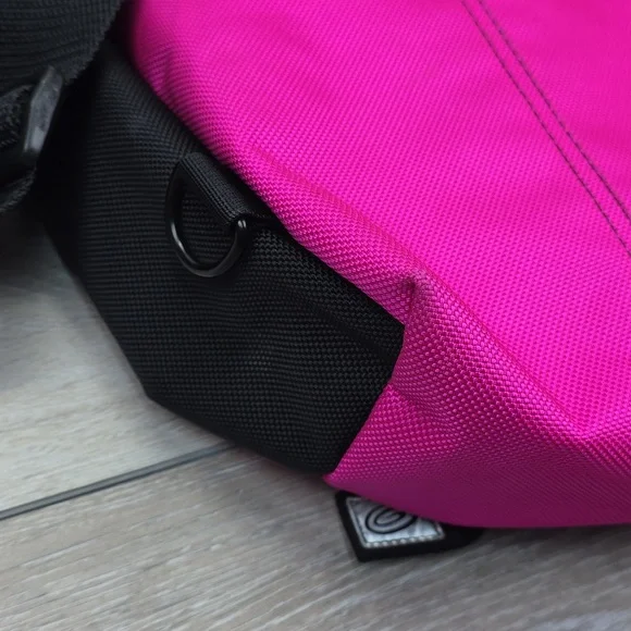 Timbuk2 Classic Messenger Bag - Raspberry Pink & Black - Waterproof Tech Carry - Picture 10 of 16